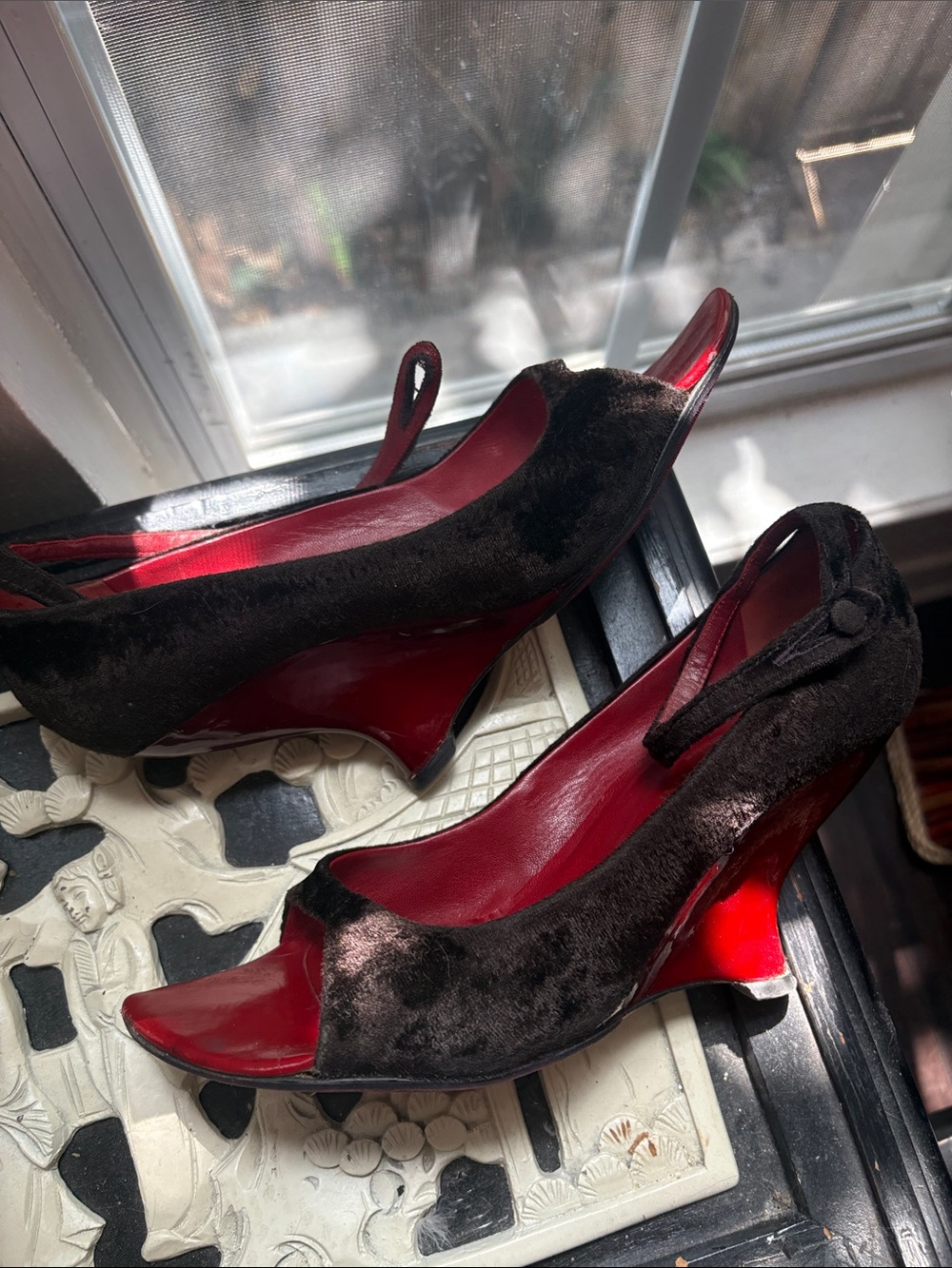 Tom Ford Yves Saint Laurent Chocolate velvet Peep-Toe Heels with Red Soles - Picture 6 of 10